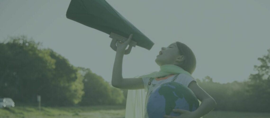 Há empresas que dão passos bem intencionados em direção à sustentabilidade e ainda podem, sem saber, fazer greenwashing. E isso pode prejudicar gravemente sua reputação e diminuir a confiança dos clientes na marca.